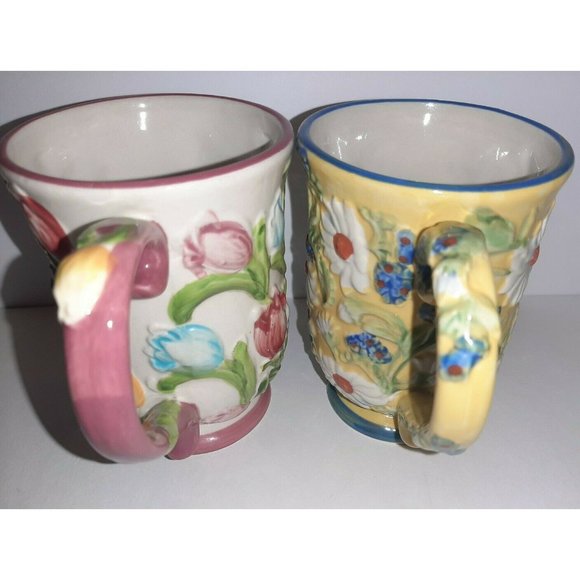 Set of 2 Floral Temptations 12 oz Coffee Tea Mugs Vintage Embossed Tulip Daisies - Picture 9 of 9
